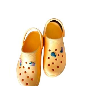 🍊 Classic Bae Clog - Size 9 women’s